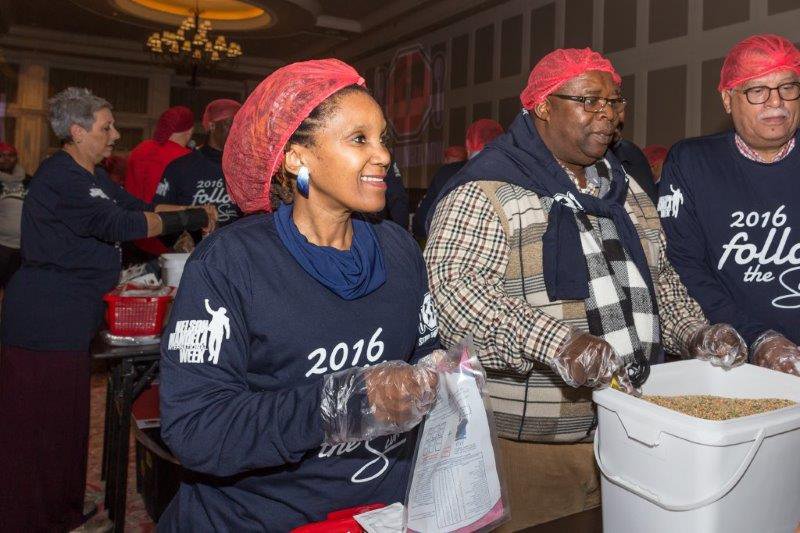 FOLLOW THE SUN VOLUNTEERS PACK 148 000 MEALS FOR HUNGRY CHILDREN AT THE BOARDWALK