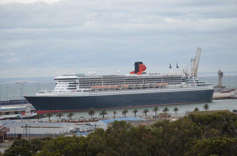 QUEEN MARY 2 GRACIOUSLY GLIDES BACK TO THE FRIENDLY CITY