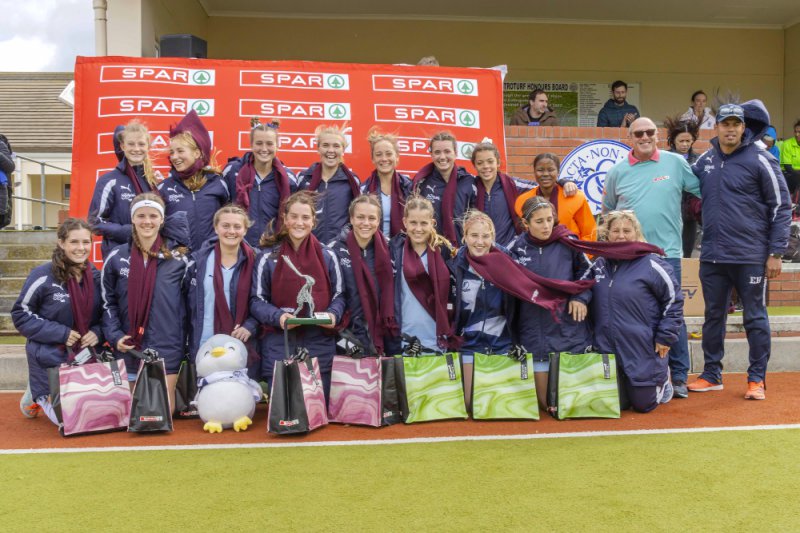 Collegiate shade Clarendon in Schoolgirls Hockey Challenge final