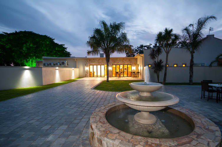 1 Night Stay at Africanos Country Estate Addo