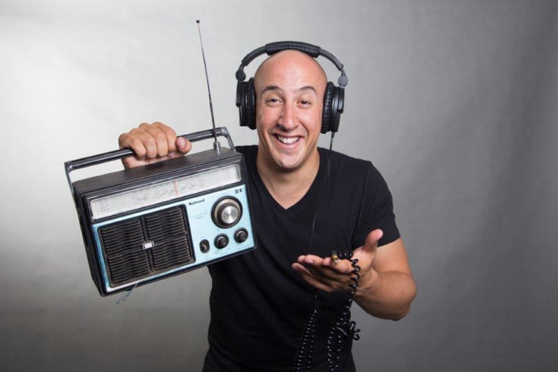WIN TICKETS TO WATCH COMEDIAN DALIN OLIVER IN NELSON MANDELA BAY