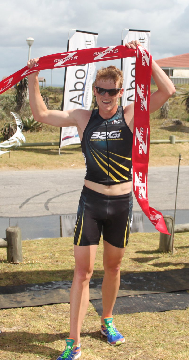 COOKE LEADS SUMMER TRI SERIES