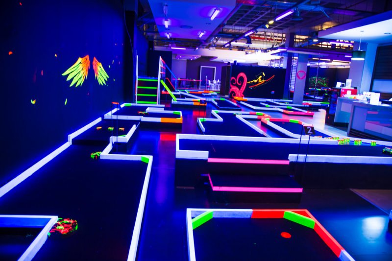 Glow In The Dark Putt Putt