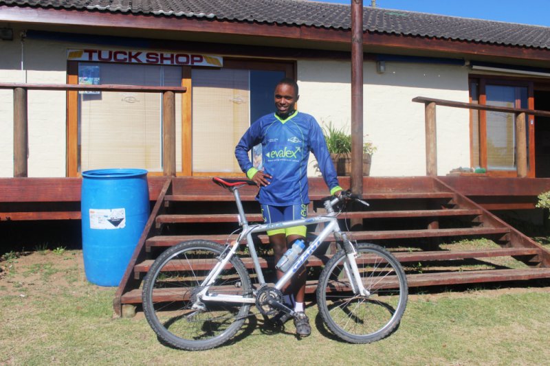 MOUNTAIN BIKERS ENRICH KNYSNA KIDS’ LIVES