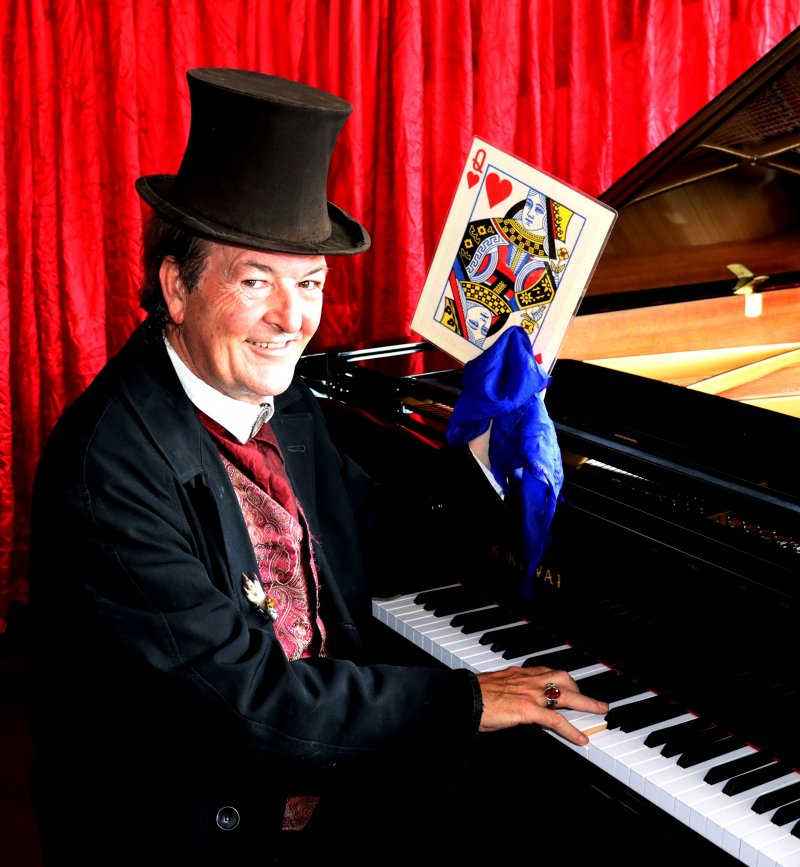 NEW YEAR’S EVE VARIETY SHOW ONLINE : 31 DEC BEFORE MIDNIGHT