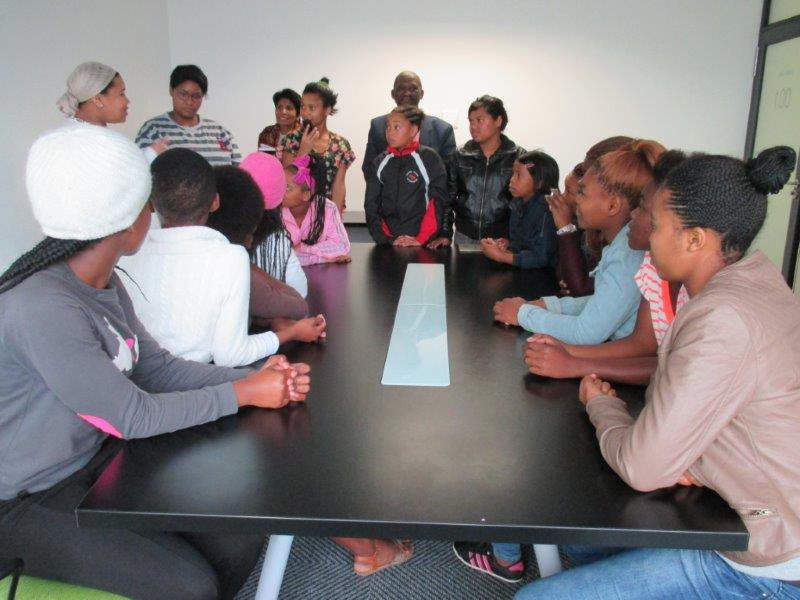 ROCK GIRLS COMMEMORATE MANDLEA DAY WITH A 5 KM WALK OF STORY TELLING