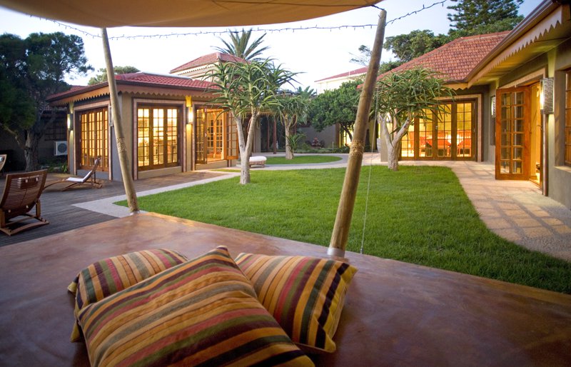 Singa Town Lodge and activities