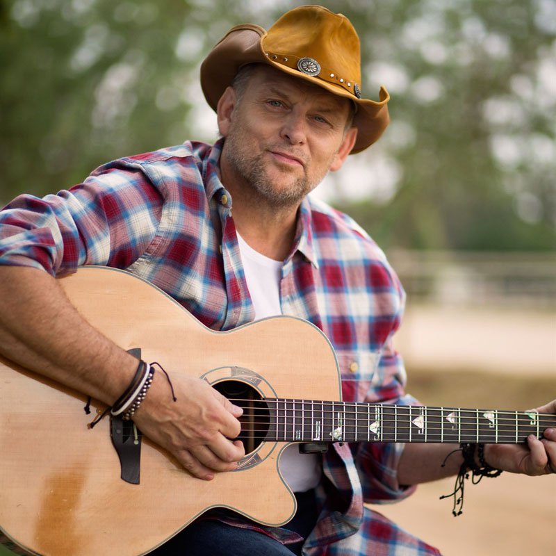 Steve Hofmeyr in Port Elizabeth