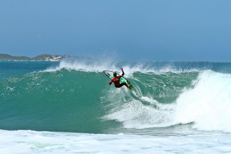 SURF SEASON COMES TO PORT ELIZABETH