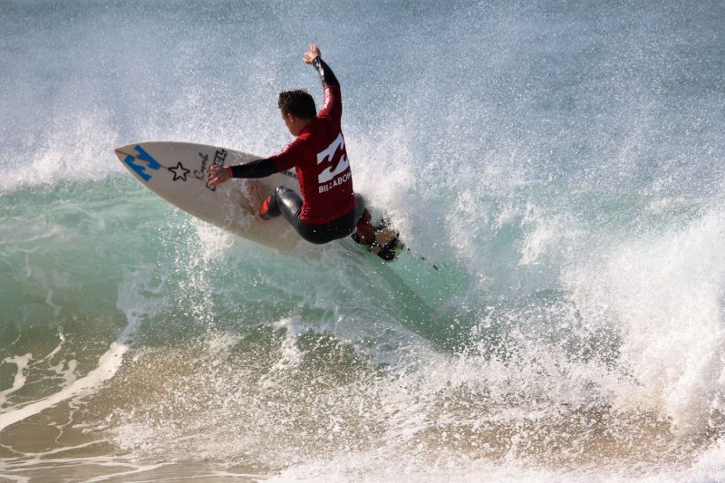 VAN RIJSWIJCK AND LINDER SURF TO VICTORY