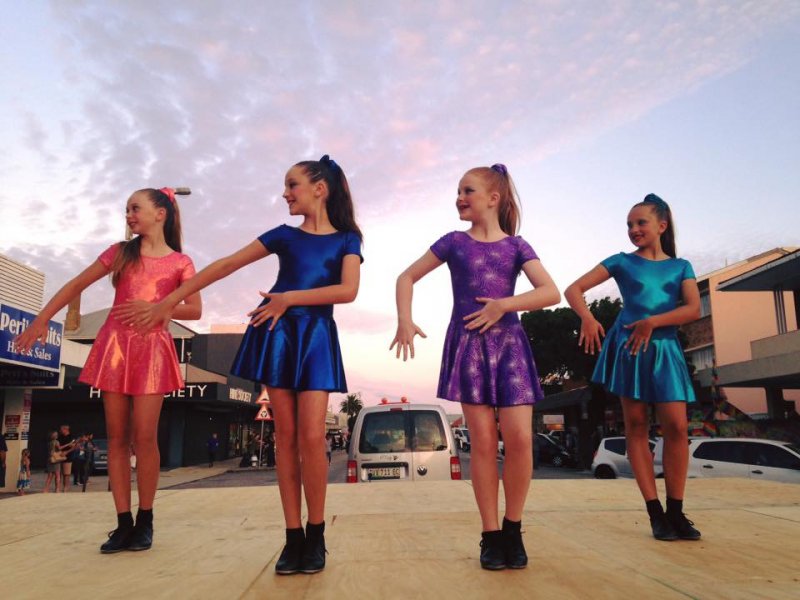 WESTBOURNE ROAD CARNIVAL SURPRISES PE SHOPPERS